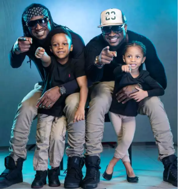 Psqaure rock matching outfits with their kids in beautiful new photo